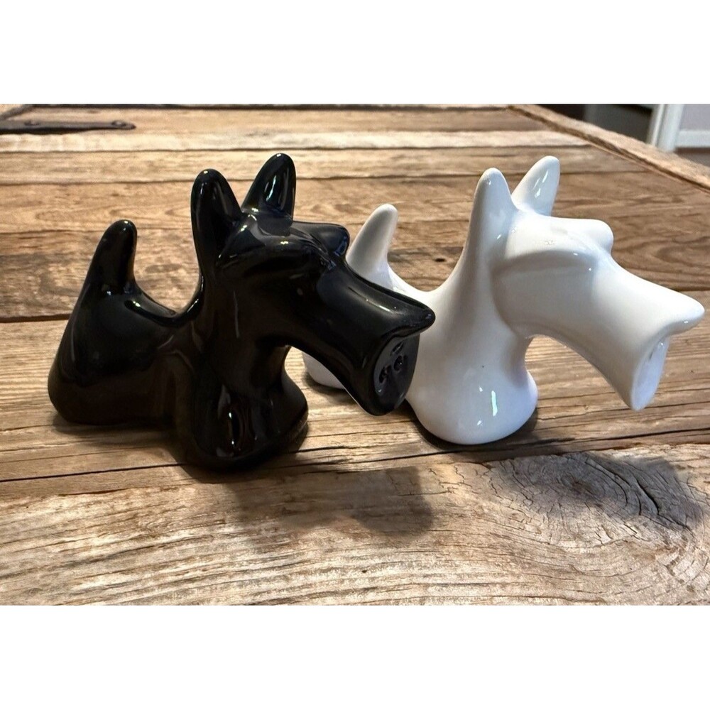 Scottish Terrier Scottie Dog Salt And Pepper Shakers Ceramic Black & White NWOB